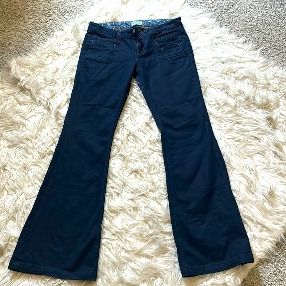 Paige size 31/dark wash flare Oakland Jeans